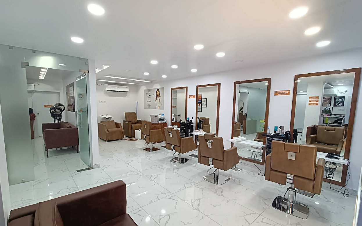 Manea the Salon